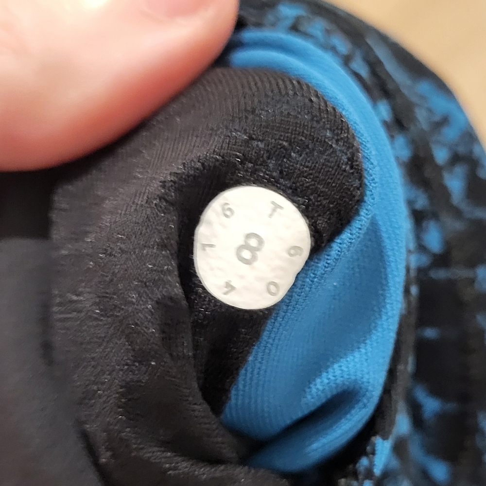 Lululemon Outrun 17" CropIced Wave Capri Black / Black - Picture 4 of 7